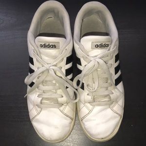 Women’s Adidas Neo Baseline White sneakers Size8.5
